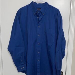 Round Tree & Yorke Casual Blue Button Down Shirt with Classic Collar